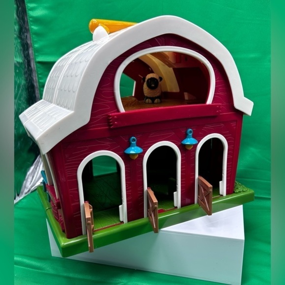 Big Red Barn - Animal Farm Playset for Toddlers 3 Years Up Dark Red By Battat - Picture 13 of 16